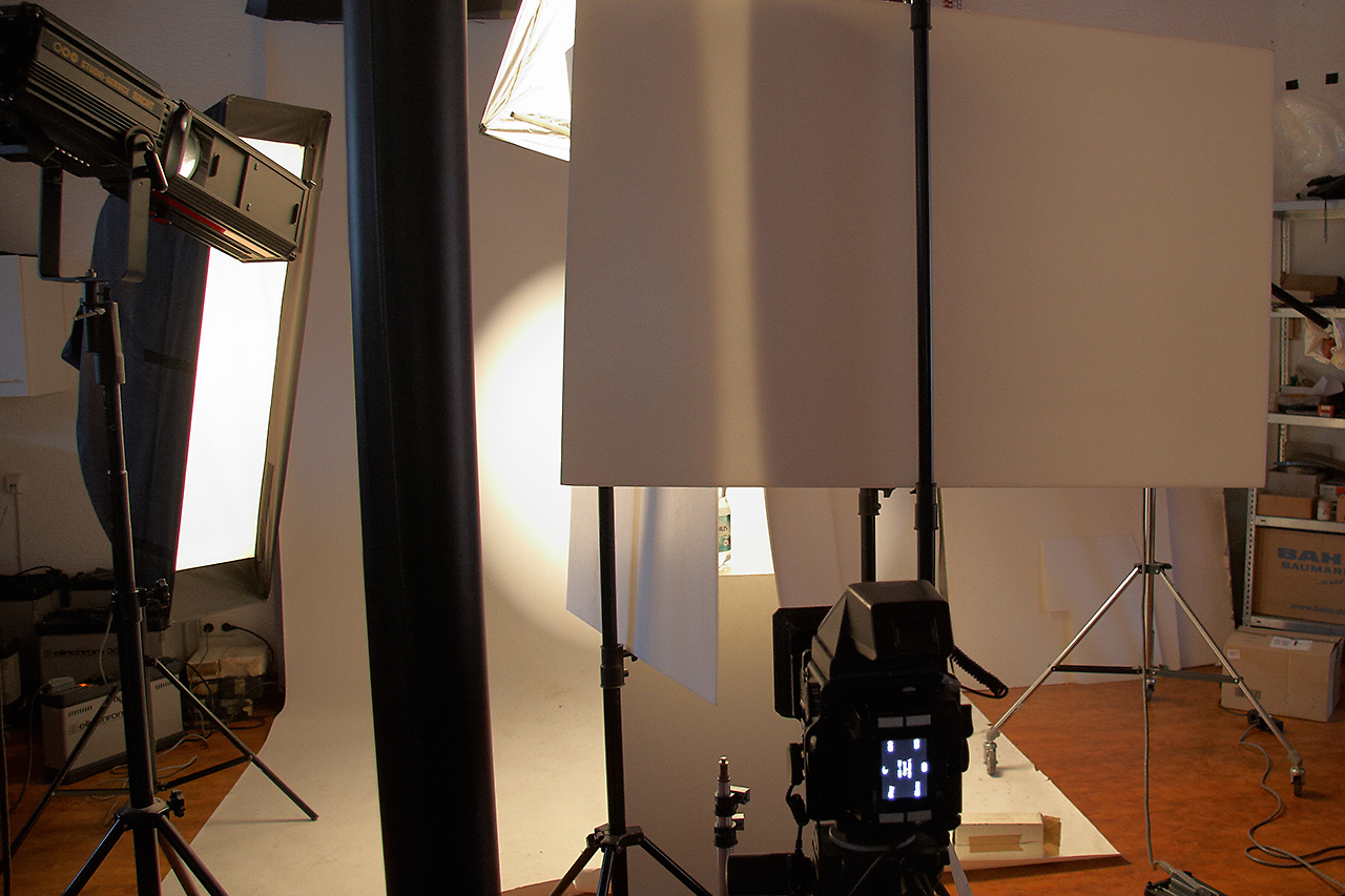 Aus- und Beleuchtungsaufwand für Getränkeflasche