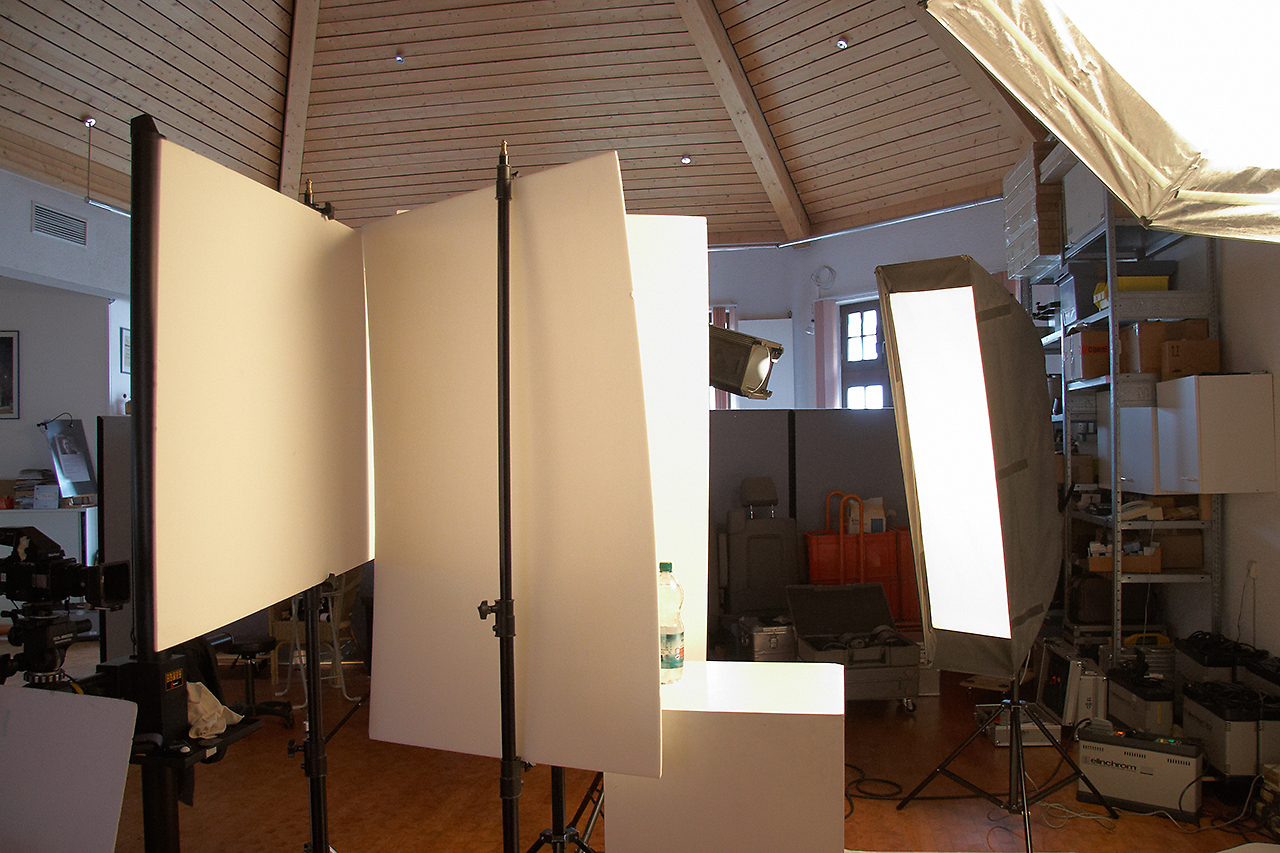 Aus- und Beleuchtungsaufwand für Getränkeflasche