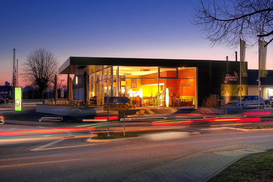 Vallendar, Bäckerei – blaue Stunde