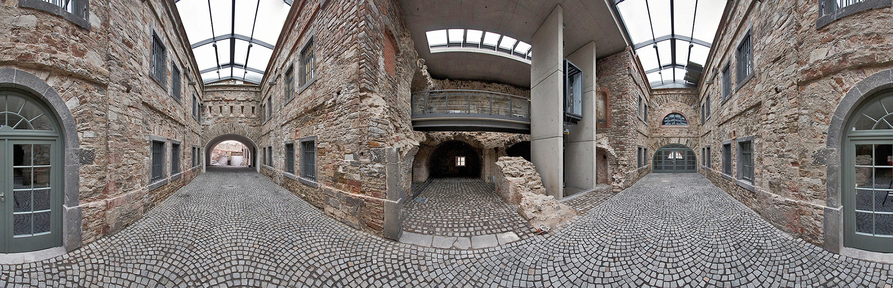 Koblenz, Festung Ehrenbreitstein, Lange Linie