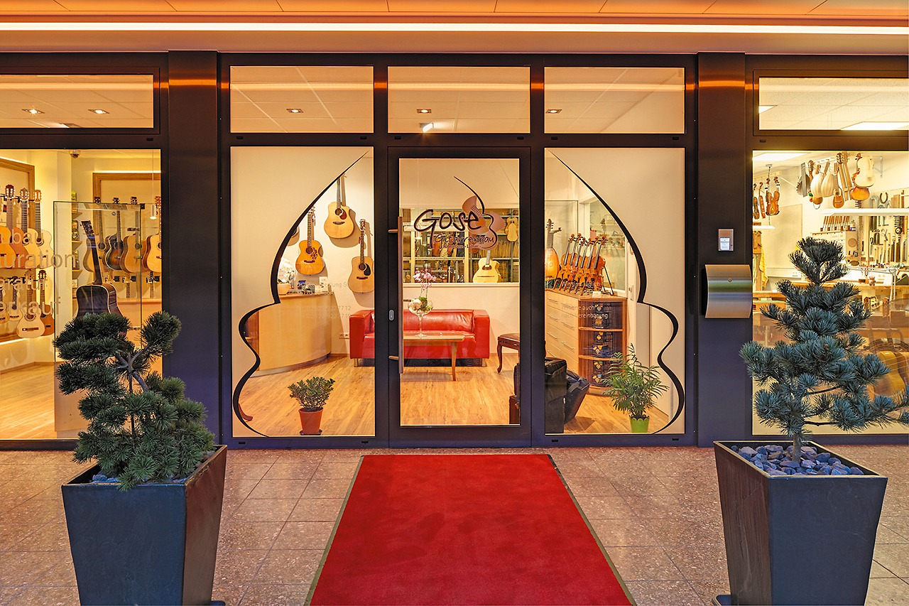 Bendorf, Gitarrenbauer – blaue Stunde