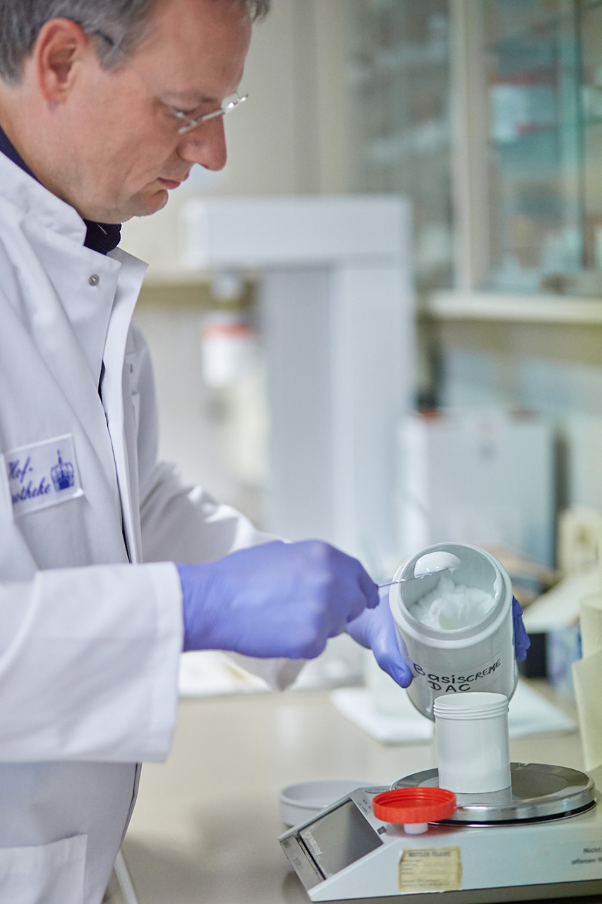 Anmischen einer Salbe