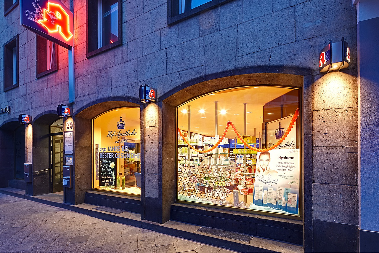 Neuwied, Apotheke – blaue Stunde