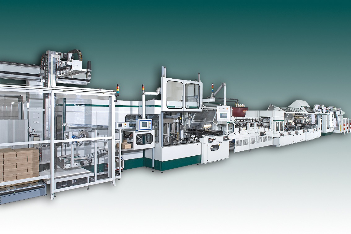 mit Retusche: freistellen auf grünen Verlaufshintergrund