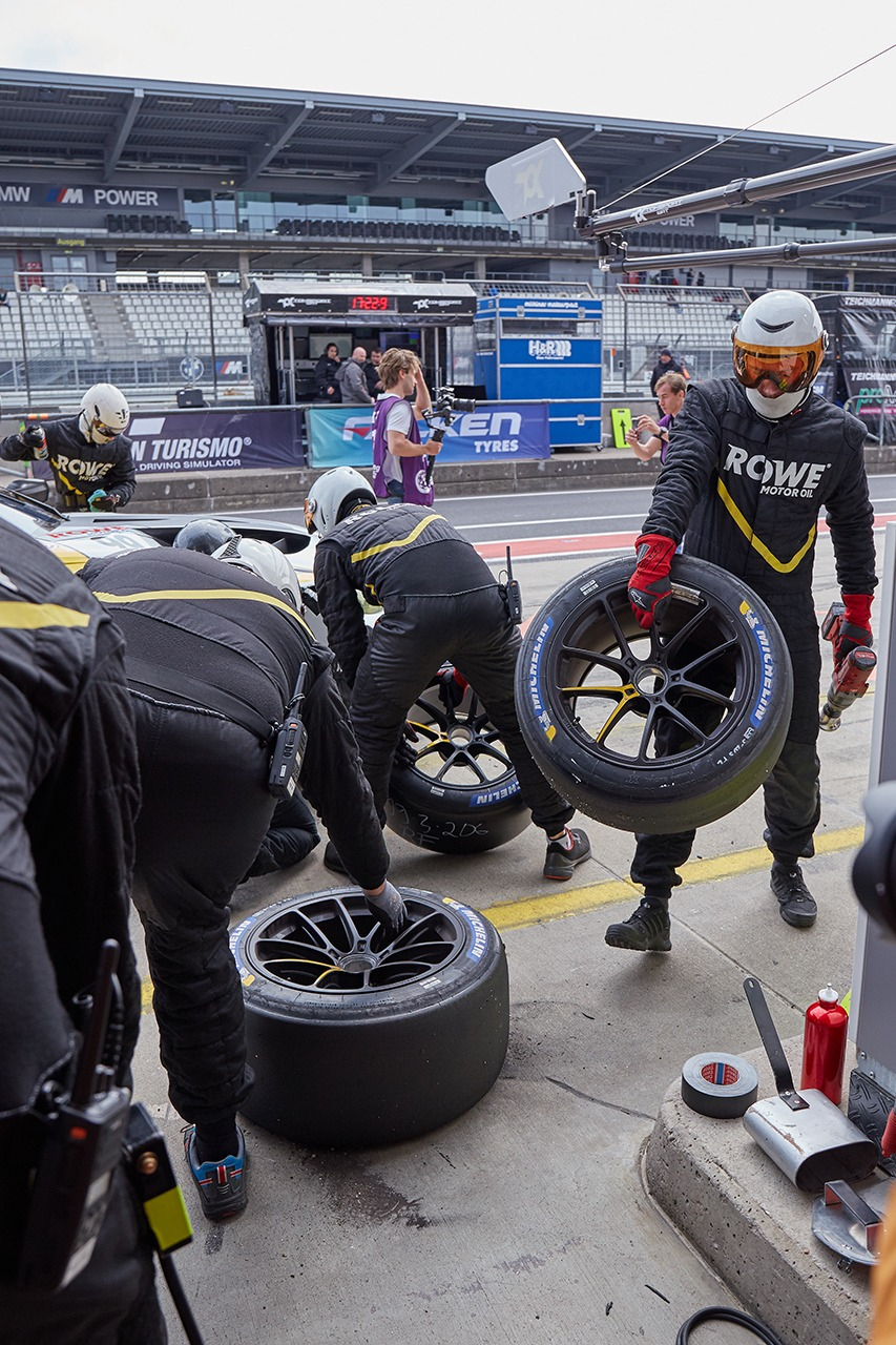 Boxenstopp, Räderwechsel auf Zeit