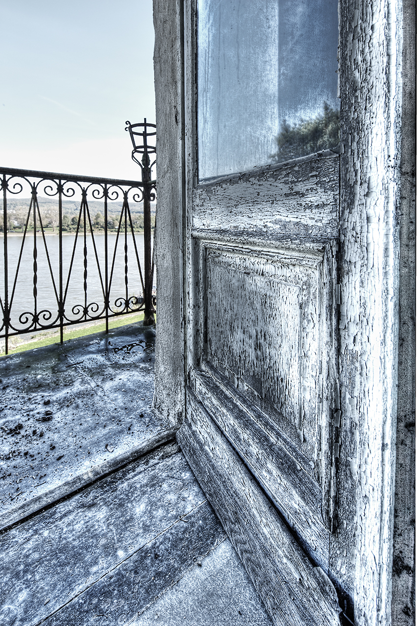 Verwitterte Balkontür