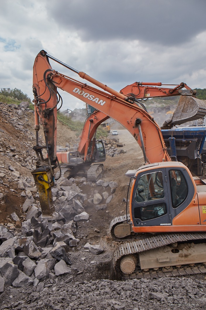 Steinverarbeitung – Abbau im Steinbruch